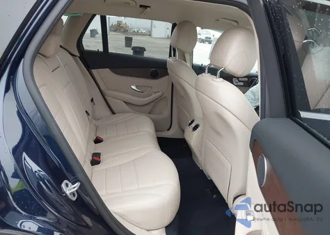 2021 Mercedes-Benz Glc 300 Suv z USA, uszkodzony, nr VIN W1N0G8DB9MF954358